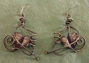 Tolle ausgefallene Ohrringe Handmade Herz Blatt Modeschmuck Bronzefb geschwärzt - Bild 1 von 9