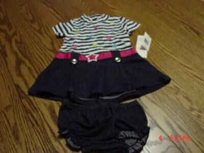 Conjunto de vestido de punto de mezclilla de 2 piezas para bebés y niñas pequeñas de Samara Foto 1 de 4