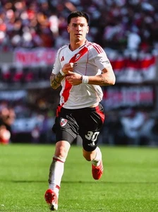 SHORTS UNIFORME TITULAR RIVER PLATE MASTANTUONO 30 - Picture 1 of 3