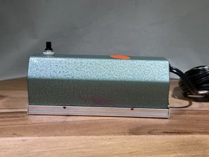Necessita di Nuova Lampadina Raytech Lampada Ultravioletta Modello LS-4 115V - Foto 1 di 6