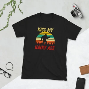 Kiss My Hairy Ass Bigfoot Sunset Design - Bild 1 von 6