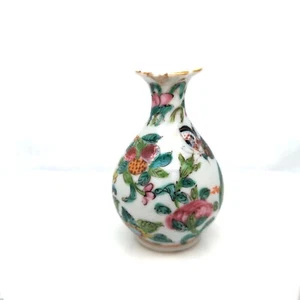 Antique Chinese Export Porcelain Famille Rose Birds/Butterflies Miniature Vase - Picture 1 of 11