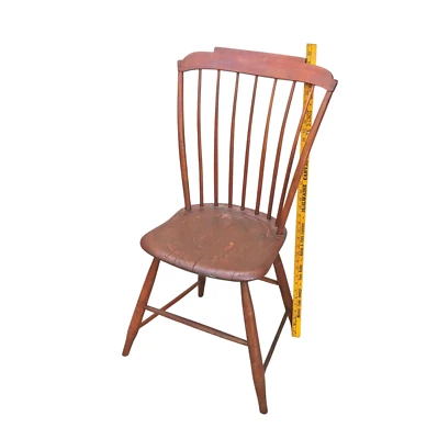 Silla Windsor con respaldo de pintura roja original firmada S. Kilburn (1787-1867), Ohio Foto 1 de 4