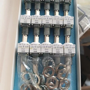 NEW GENUINE VISHAY 10K +-10% MONO POTENTIOMETER ! P11A2F0GHFX00D0171 - 1PC - Picture 1 of 4