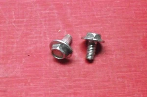 TUMBLE DRYER INDESIT I2D81W UK DOOR SCREWS - Picture 1 of 1
