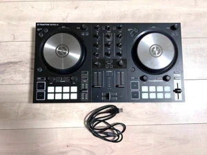 Native Instruments Traktor Kontrol S2 MK3 2-Channel DJ Controller S2MK3 - Picture 1 of 3