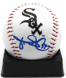 Pelota firmada por Freddy Garcia con logotipo de Grandes Ligas de los Medias Blancas con Beckett BAS BR93243 - Imagen 1 de 2