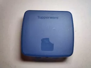 NEW Tupperware Sandwich Keeper 5in Square Clamshell Dark Blue #8203A-3 FREE SHIP - Picture 1 of 5