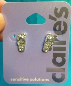One Pair Of Claire's Silver Tone Sparkling Rhinestone Flip Flop Earrings New - Picture 1 of 4