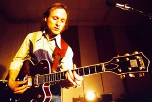 STEPHEN STILLS - MAGNETE FOTOGRAFICO FRIGORIFERO 3"-5" - Foto 1 di 1