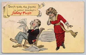 AK Mann versteckt Zigarette vor urteilender Frau. Comedy. Safety 1st 1900s - Bild 1 von 2