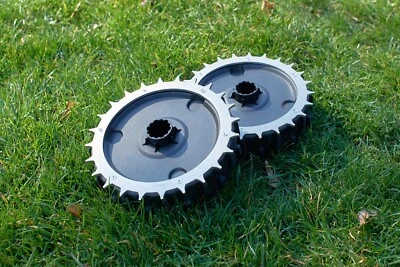 Rasenroboter Mähroboter Spikes EDELSTAHL Bosch Indego XS 300 400 350 M700 2021  - Bild 1 von 4