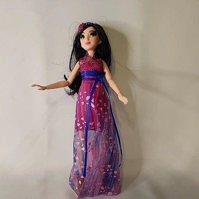Serie Estilo Princesa Disney, Muñeca Mulan en Estilo Contemporáneo Foto 1 de 4
