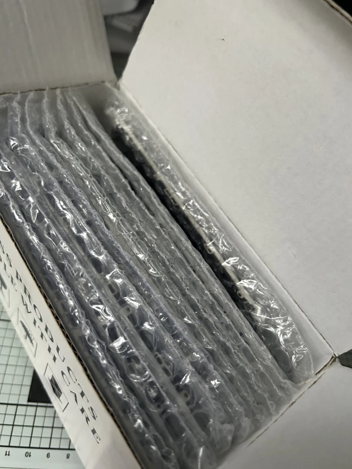 Box of 9 LCD Replacement Screen Touch Displays For iPhone 6 Plus White  £50 - Image 1 of 4