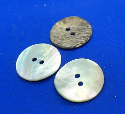 6 Stück echt Perlmutt Knöpfe 15mm - 25mm 2 Loch Naturfarben Edel für Jacken - Bild 1 von 3
