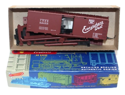Roundhouse 5502 HO 40' AAR Box Car kit CB&Q 62198 Red NIB - Image 1 of 2