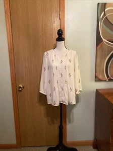 The Limited Medium w/Geometric Print 3/4 Sleeve V-Neck Pleated Blouse - EUC - Bild 1 von 4