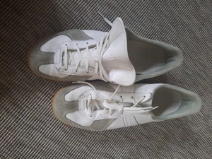 ORIGINAL BUNDESWEHR SPORTSCHUHE  BW LAUFSCHUHE SNEAKER  IN WEIß Gebraucht  - Bild 1 von 4