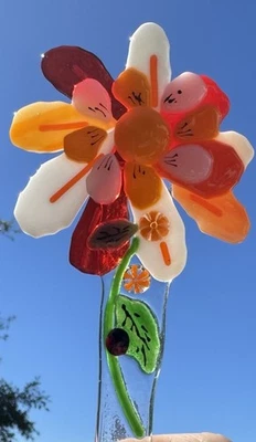 Handmade Fused Glass Garden Flower Stake, Original, Pretty Artist Signed,  - Image 1 of 4
