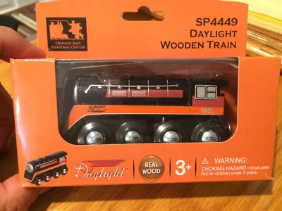 Tren de luz diurna de madera personalizado Maxim Southern Pacific SP 4449 Brio Thomas Hape Foto 1 de 4