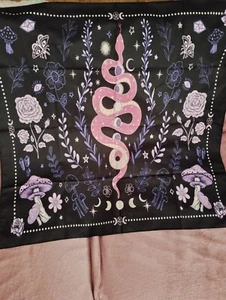Altar cloth/ tarot cloth/Big Size Approx. Between 75x75cm -80x 80cm, Snake - Picture 1 of 1
