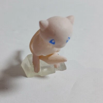 New Pokemon Scale World #4 1.25" 1:20 Scale Mew Mini Figure Bandai - Image 1 of 4