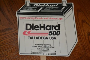 Richard Petty 1992 Finale Talladega Rennen SELTEN eingefleischte Batterie Fan Schild NASCAR  - Bild 1 von 3