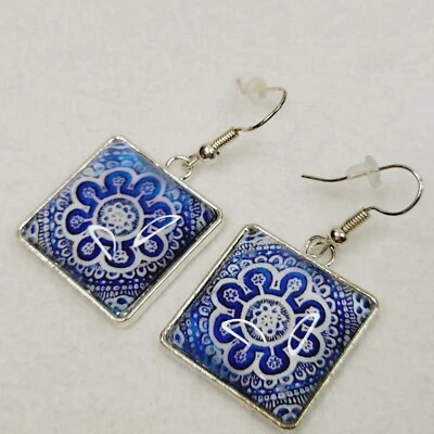Pendientes de resina hechos a mano tono plata azul blanco flor azulejo joyería de moda Foto 1 de 4