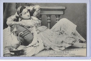 Postal de Argelia - Mujer hermosa - Siesta - Imagen 1 de 2