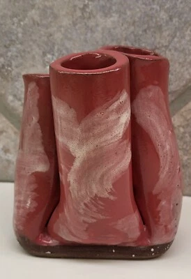 Jarrón Studio Pottery Flower Bud firmado salado hecho a mano  Foto 1 de 4