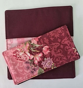 Cotton Fabric Burgundy & Pink Floral Checkbook Cover - Imagen 1 de 1