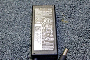 Fuente de alimentación original Dell 65w PA-12 LA65NS2-01 con cable Reino Unido 4,5 mm, 3,5 mm probado - Imagen 1 de 3