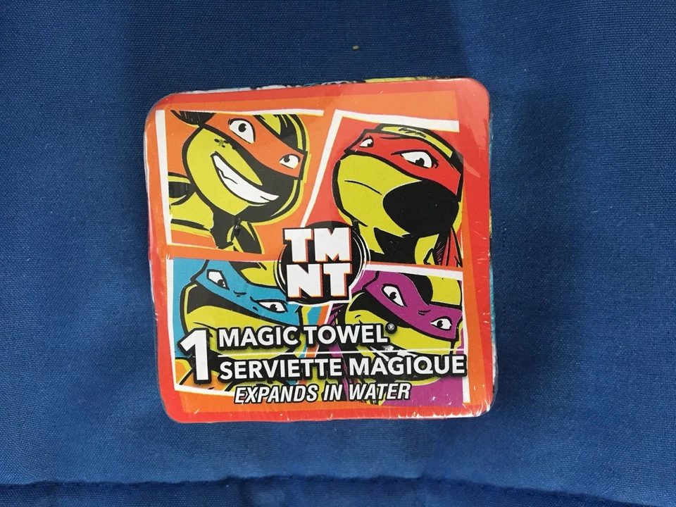 Nickolodeon Teenage Mutant Ninja Turtles 2 PK Portfolios and 1 Magic Towel