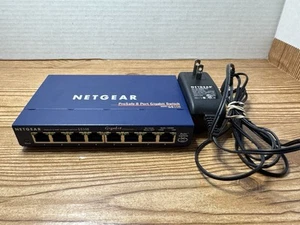 Switch Gigabit Netgear GS108v3 ProSafe 8 porte con adattatore spedizione gratuita - Foto 1 di 7