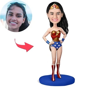 Individueller Wonder Woman Wackelkopf personalisiert Gravur Geschenk für Paare - Bild 1 von 2