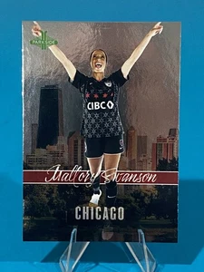 2023 Parkside NWSL #C3 Mallory Swanson Chicago Red Stars Cityscapes Insert - Bild 1 von 2