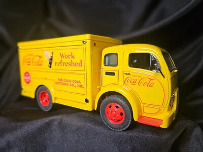 Camión de reparto Coca-Cola Danbury 1955 escala 1:24 Inv. #4684 Foto 1 de 4