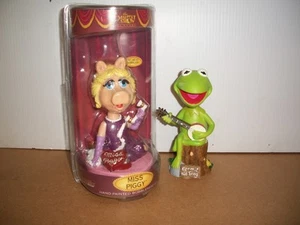 BOBBLEHEAD 2 SESAME STREET MISS PIGGY KERMIT JIM HENSON BOBBLE DOBBLES 2-4-1 - Picture 1 of 1