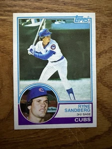 Tarjeta de novato 1983 Topps - Ryne Sandberg #83 (RC) buen centrado - Imagen 1 de 2