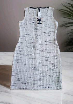 Vestido Vaina St. John Tweed Tejido Cuello Redondo Sin Mangas Texturizado Crema/Azul Talla 2 Foto 1 de 4