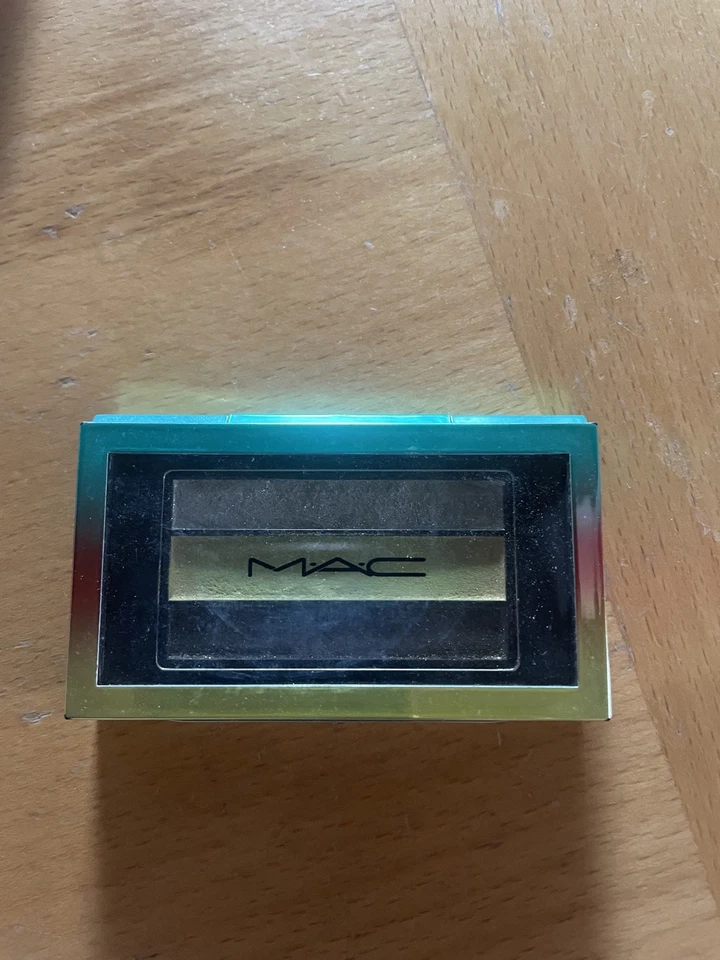 MAC Veluxe Pearlfusion Shadow *GREEN CLEAN*(2g/0.07oz)  Top Zustand :)  - Bild 1 von 3