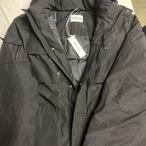 Neu mit Etikett schwarze schwere Herrenjacke mit durchgehendem Reißverschluss Größe 3XL, Taschen, Kapuze,  - Bild 1 von 21