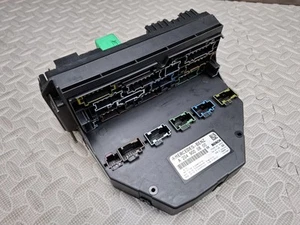 Mercedes C Class W204 FRONT FUSE BOX SAM MODULE A2049000800 - Picture 1 of 3
