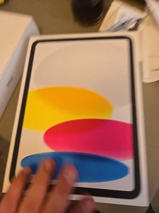 NEU/VERSIEGELT - Apple iPad (10. Generation) 10,9" A2696 (256GB, Wi-Fi, Silber) - Bild 1 von 4