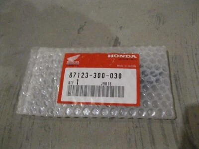 NUEVO emblema de cubierta lateral Honda "750 Four" 1971 CB750 K1 1972 K2 87123-300-030 Foto 1 de 3