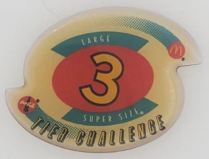 Vintage McDonalds große Supergröße 3 Ebenen Herausforderung Mitarbeiter Harz Anstecknadel - Bild 1 von 3