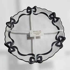 Bella Lux Chic Blanco y Negro Coqueta Cinta Arcos Sobre Melamina Blanca 4 Cena - Imagen 1 de 3