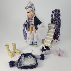 Lot De Vêtements Bratz Wintertime Wonderland Sasha - Jupe, Jambières, Porte-clés, Pull - Vintage