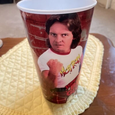 Taza de plástico Rowdy Roddy Piper Superstar 2011 rara leyenda de la WWE 44 OZ 711 Foto 1 de 4