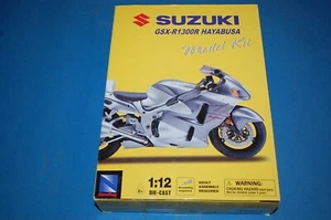New Ray 42285 - Suzuki GSX-R1 1300R Hayabusa scala 1/12 - Foto 1 di 2